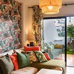 Forest Flat - Big Heated Pool, Terrace, Tv Channels Apartament *