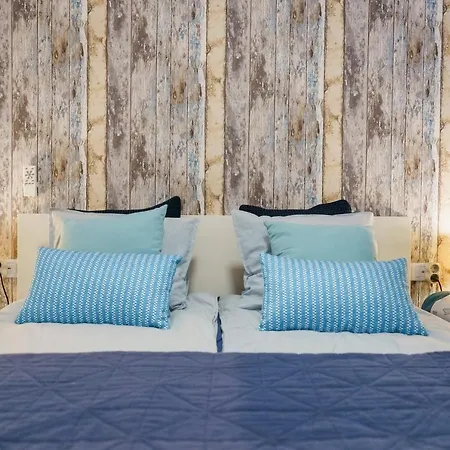 Forest Flat - Big Heated Pool, Terrace, Tv Channels