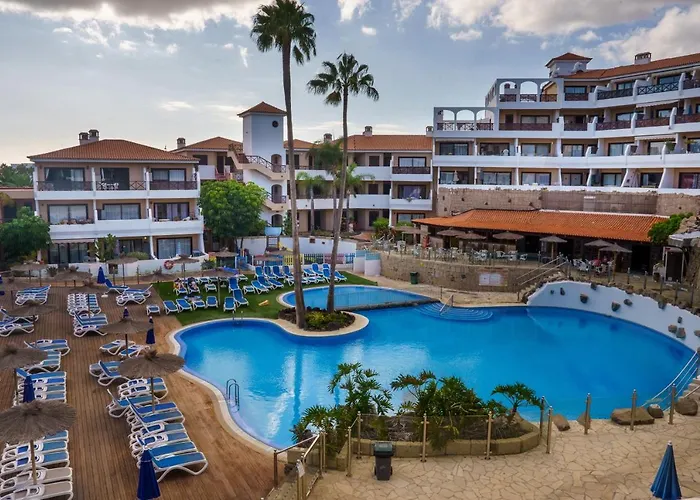 Forest Flat - Big Heated Pool, Terrace, Tv Channels Lejlighed