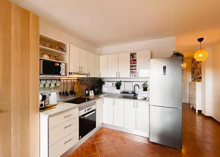 Forest Flat - Big Heated Pool, Terrace, Tv Channels Lejlighed