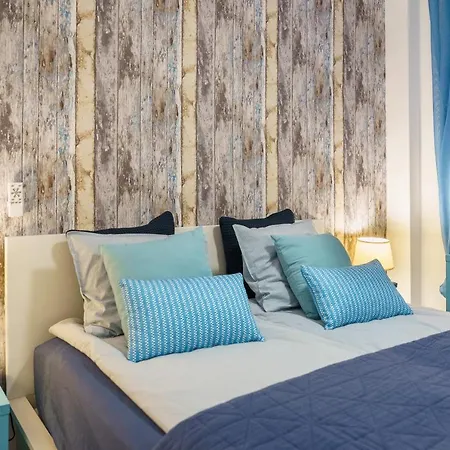 Forest Flat - Big Heated Pool, Terrace, Tv Channels *